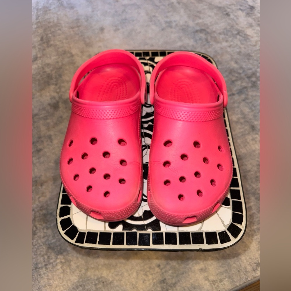 Crocs Classic Clogs Size 10 Womens 8 Mens Pink Beach Walking Slip On Sandals